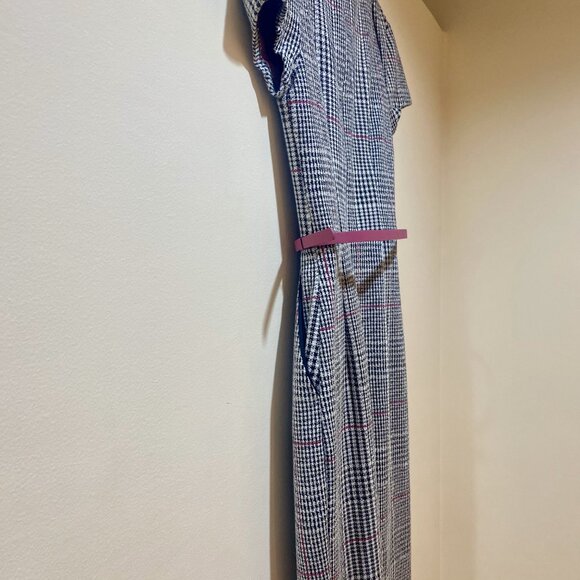 *NWT* Made in Canada Check-Print V-Neck Belted Dress (with pockets!) - Size XXS - Picture 3 of 16